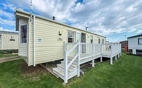 Lovely Caravan At Broadland Sands Holiday Park Nearby Lowestoft Ref 20011Bs